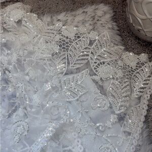 Elegant White Lace Wedding Dress